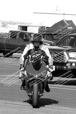 media/Apr-10-2022-SoCal Trackdays (Sun) [[f104b12566]]/Around the Pits/